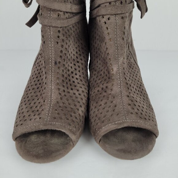 Altar'd State Hanover Gray/Taupe Faux Perforated Suede Peep Toe Boot 6.5 - Picture 4 of 12